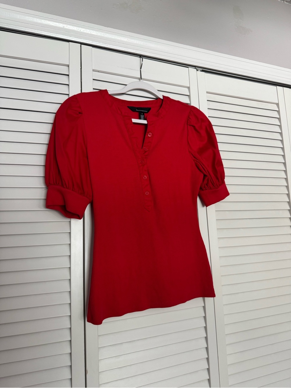 White House Black Market Red Puff Sleeve Henley Top Red Sz S